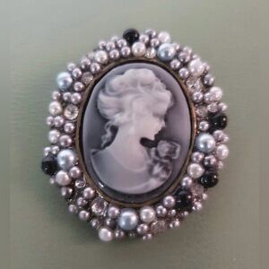 Cameo Brooch / Pin - Vintage Costume Jewelry Black & White, Pearls & Rhinestones